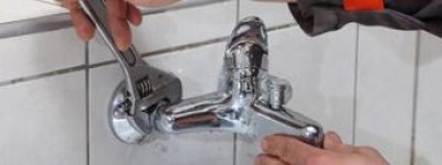 3 основных причины поломки! Что делать, если течет смеситель в ванной из-под гусака: ремонт своими руками