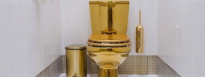 Признак роскоши и уникального стиля: модели золотых унитазов